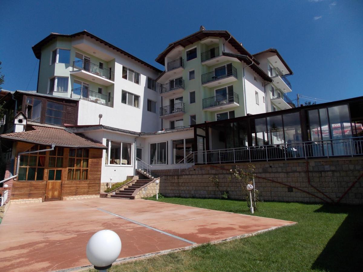Хотел Панорама Доспат Exteriér fotografie